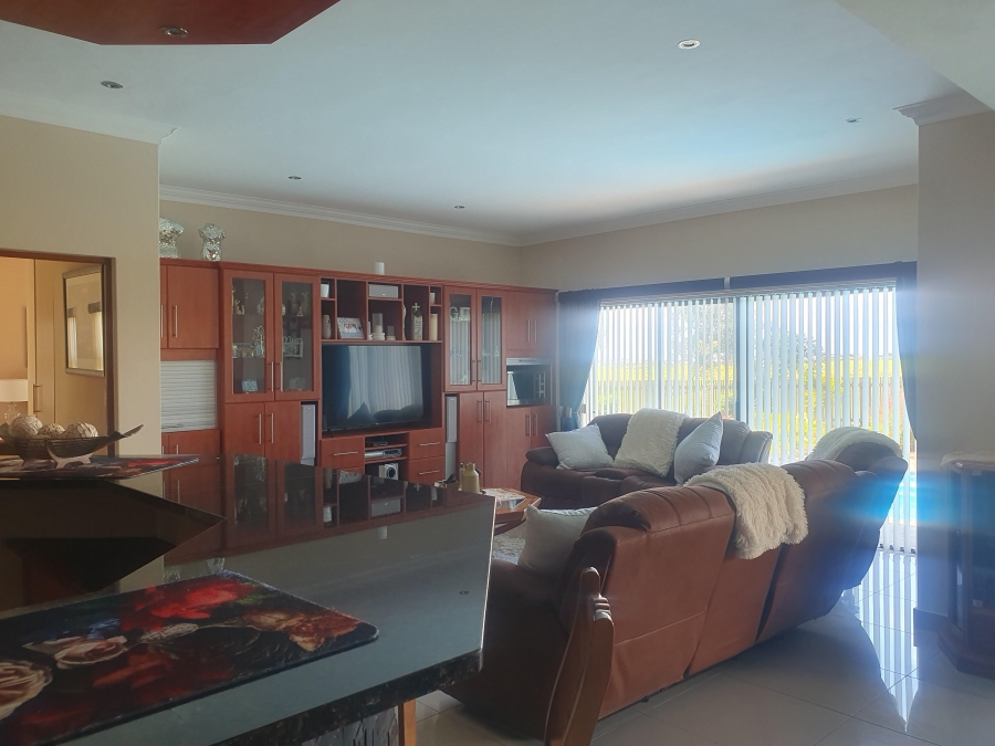 3 Bedroom Property for Sale in Oubaai Western Cape